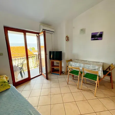 Zlato 70m From Beach! Τρογκίρ