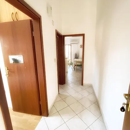 Zlato 70m From Beach! * Trogir