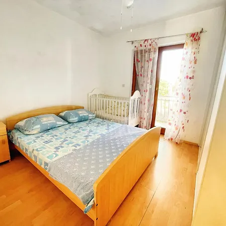 Zlato 70m From Beach! * Trogir