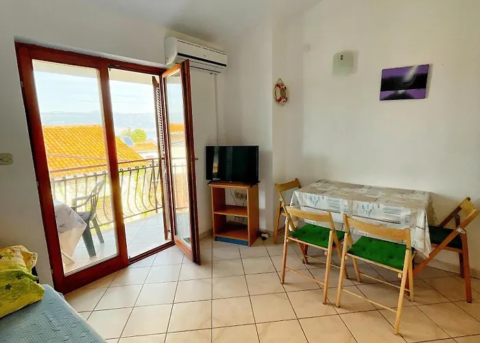 Zlato 70m From Beach! Trogir