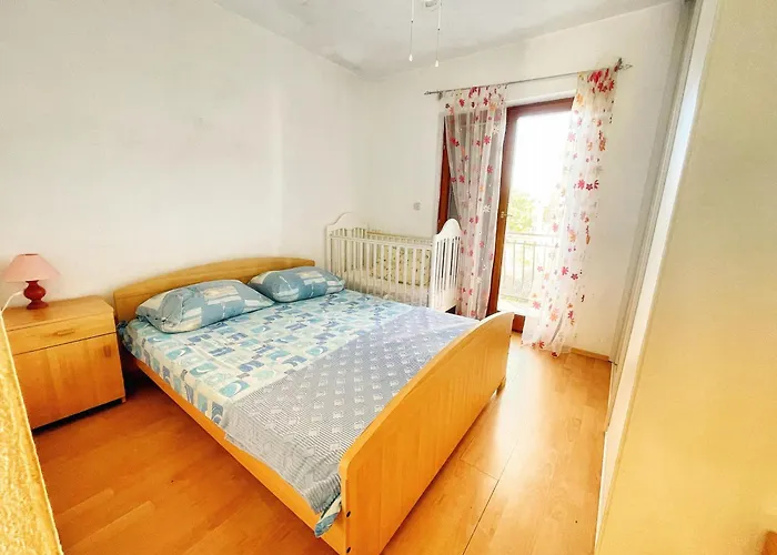 Zlato 70m From Beach! * Trogir