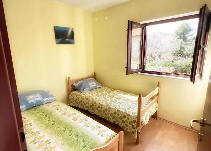 Zlato 70m From Beach! * Trogir